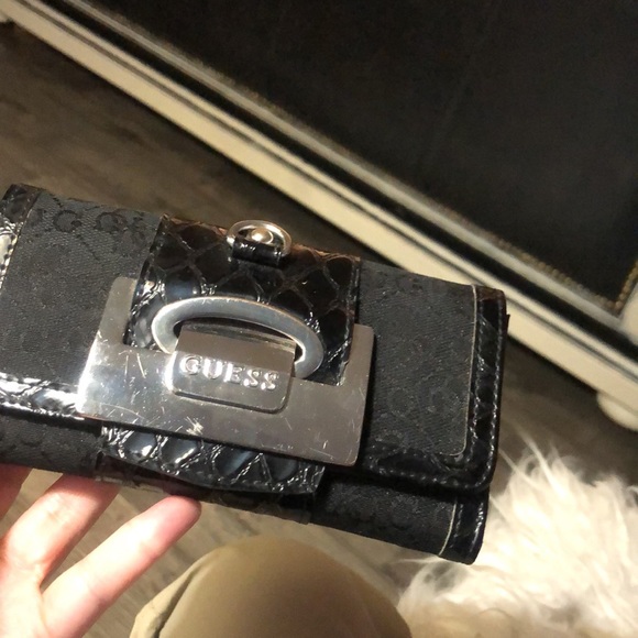 Guess wallet - Picture 2 of 3